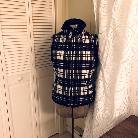 Woolrich Vintage Wool Vest with Faux Fur Lining - Black & Cream Buffalo … - Picture 4 of 13